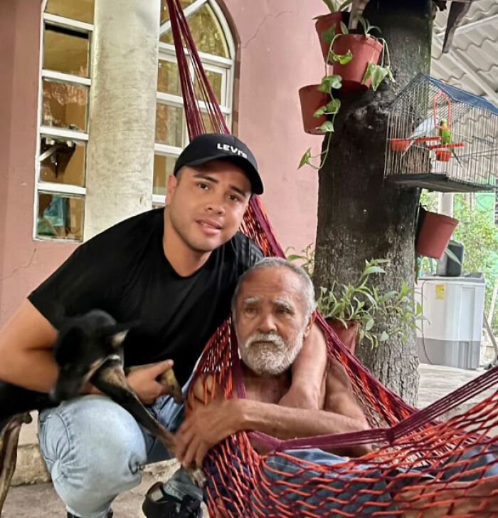 “Good-Vibe Girls”: Mayor Goes Viral After Throwing Town Dads A Father’s Day Party With Controversial Invitees “Good-Vibe Girls”: Mayor Goes Viral After Throwing Town Dads A Father’s Day Party With Controversial Invitees