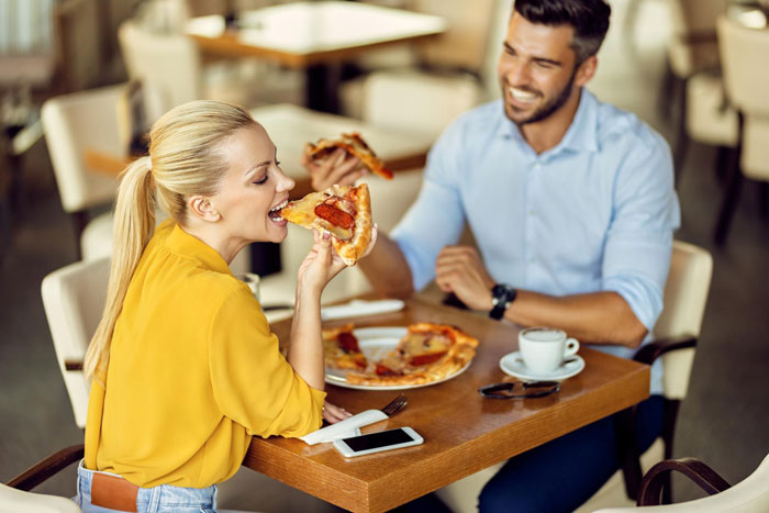 “Here’s A Hint, Goodbye”: BF Breaks Up All Because Perfect Girlfriend Eats Fast Food For Every Meal “Here’s A Hint, Goodbye”: BF Breaks Up All Because Perfect Girlfriend Eats Fast Food For Every Meal