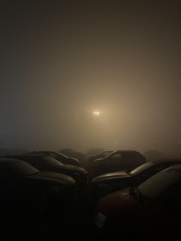 “Descending Into The Abyss”: 60 Liminal Spaces So Deeply Unsettling We’re Sorry In Advance “Descending Into The Abyss”: 60 Liminal Spaces So Deeply Unsettling We’re Sorry In Advance