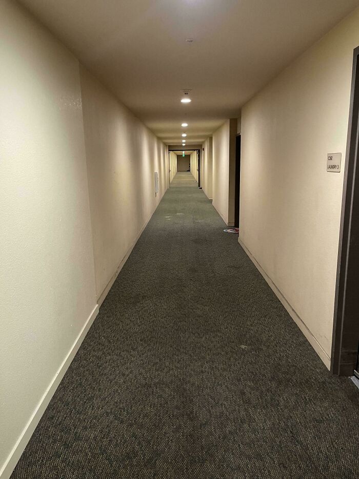 “Descending Into The Abyss”: 60 Liminal Spaces So Deeply Unsettling We’re Sorry In Advance “Descending Into The Abyss”: 60 Liminal Spaces So Deeply Unsettling We’re Sorry In Advance