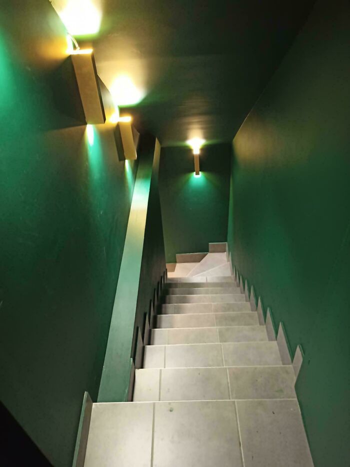 “Descending Into The Abyss”: 60 Liminal Spaces So Deeply Unsettling We’re Sorry In Advance “Descending Into The Abyss”: 60 Liminal Spaces So Deeply Unsettling We’re Sorry In Advance