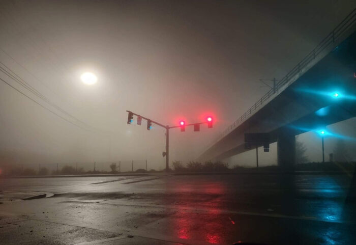 “Descending Into The Abyss”: 60 Liminal Spaces So Deeply Unsettling We’re Sorry In Advance “Descending Into The Abyss”: 60 Liminal Spaces So Deeply Unsettling We’re Sorry In Advance