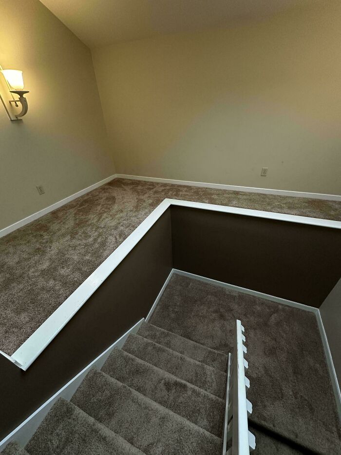 “Descending Into The Abyss”: 60 Liminal Spaces So Deeply Unsettling We’re Sorry In Advance “Descending Into The Abyss”: 60 Liminal Spaces So Deeply Unsettling We’re Sorry In Advance