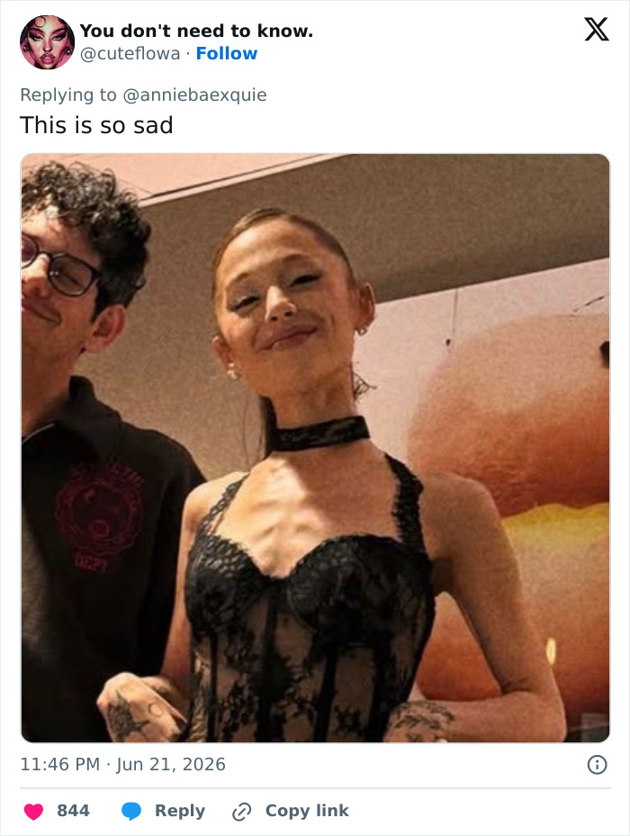 Detail In Backstage Snap From Ariana Grande’s Tour Has Fans “Worried This Is Gonna End Badly”