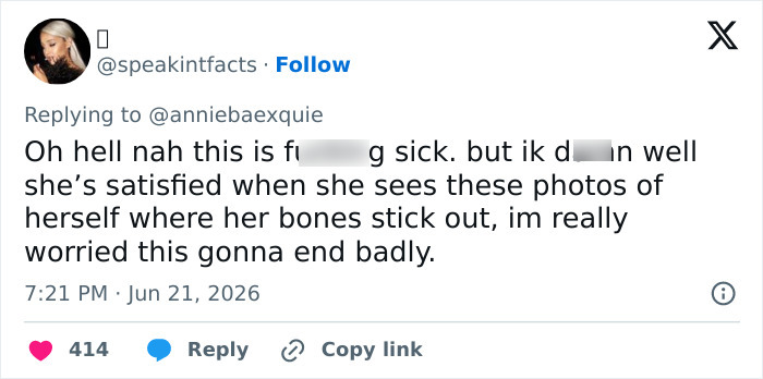 Detail In Backstage Snap From Ariana Grande’s Tour Has Fans “Worried This Is Gonna End Badly”