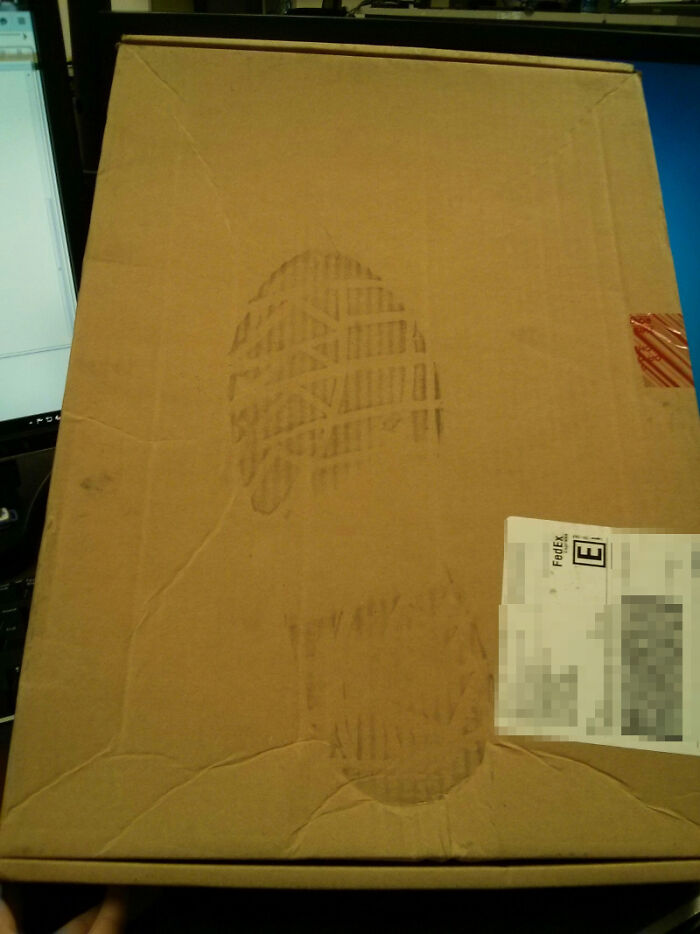 78 Times Delivery Fails Left People Speechless, Laughing, Or Crying 78 Times Delivery Fails Left People Speechless, Laughing, Or Crying