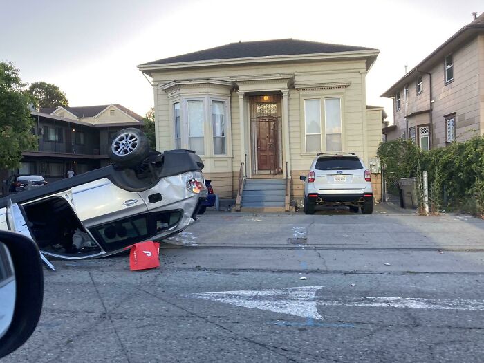 78 Times Delivery Fails Left People Speechless, Laughing, Or Crying 78 Times Delivery Fails Left People Speechless, Laughing, Or Crying