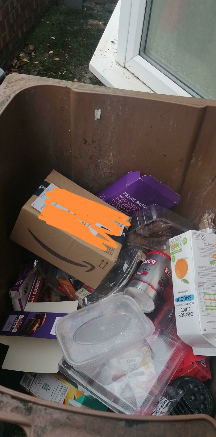78 Times Delivery Fails Left People Speechless, Laughing, Or Crying 78 Times Delivery Fails Left People Speechless, Laughing, Or Crying