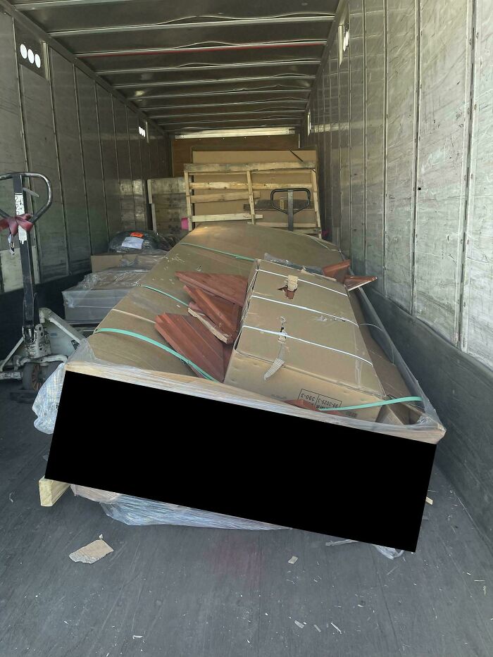 78 Times Delivery Fails Left People Speechless, Laughing, Or Crying 78 Times Delivery Fails Left People Speechless, Laughing, Or Crying