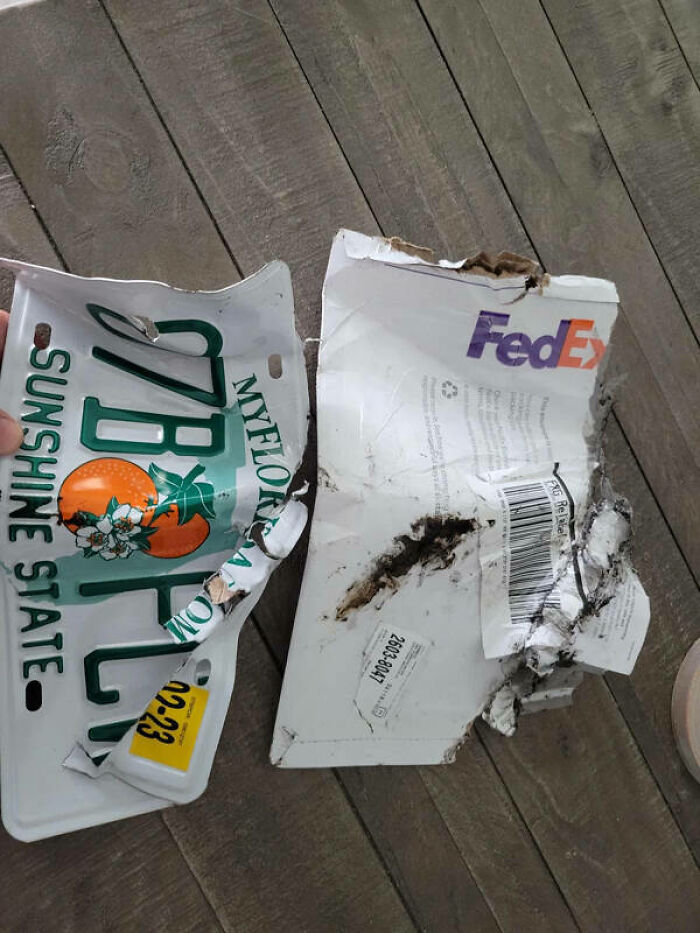78 Times Delivery Fails Left People Speechless, Laughing, Or Crying 78 Times Delivery Fails Left People Speechless, Laughing, Or Crying