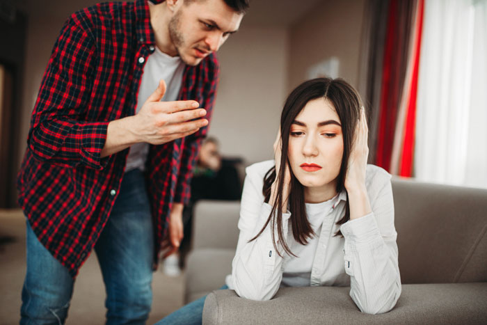Toxic Guy Ends Up Single After Destroying GF’s Life With His Jealousy And Ridiculous “Rules” Toxic Guy Ends Up Single After Destroying GF’s Life With His Jealousy And Ridiculous “Rules”
