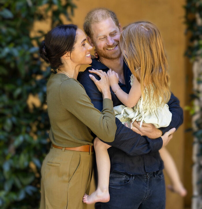 Experts Issue Warning After Fans Raise Parenting Concerns Over Detail In Meghan Markle’s Father’s Day Photo Experts Issue Warning After Fans Raise Parenting Concerns Over Detail In Meghan Markle’s Father’s Day Photo