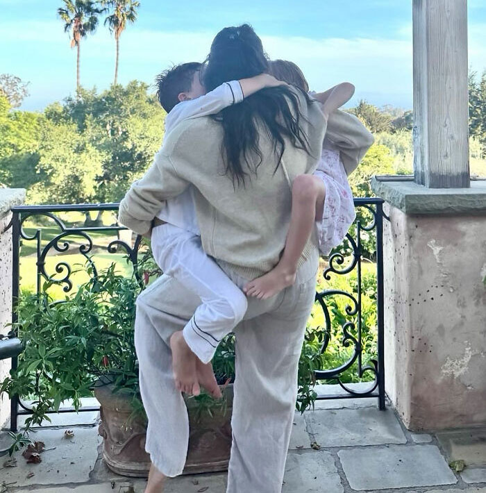 Experts Issue Warning After Fans Raise Parenting Concerns Over Detail In Meghan Markle’s Father’s Day Photo Experts Issue Warning After Fans Raise Parenting Concerns Over Detail In Meghan Markle’s Father’s Day Photo