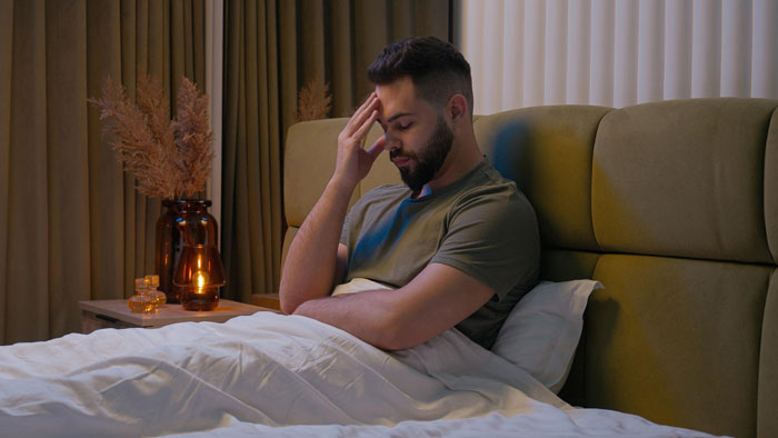 Man Wants To Go Home After Fainting At Concert, Fiancée Tries To Get Closer To The Stage Instead Man Wants To Go Home After Fainting At Concert, Fiancée Tries To Get Closer To The Stage Instead