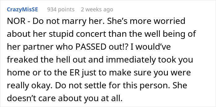 Man Wants To Go Home After Fainting At Concert, Fiancée Tries To Get Closer To The Stage Instead Man Wants To Go Home After Fainting At Concert, Fiancée Tries To Get Closer To The Stage Instead