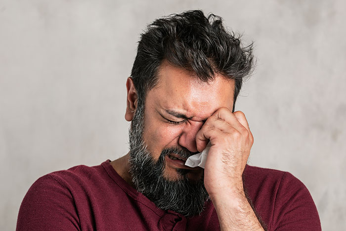 Dad Breaks Down In Tears As Kids Feel They Don’t Have A Father, Tries To Pin The Blame On Ex Instead Dad Breaks Down In Tears As Kids Feel They Don’t Have A Father, Tries To Pin The Blame On Ex Instead