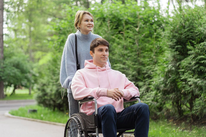 Husband’s Accident Ends His Marriage, Ex-Wife Still Refuses To Leave His Side: “I Miss You A Lot”
