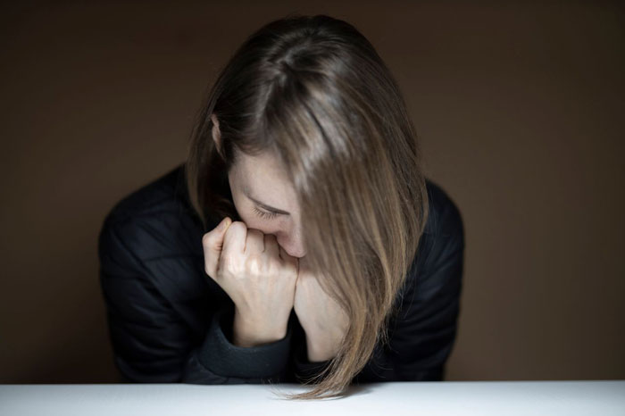 Husband’s Accident Ends His Marriage, Ex-Wife Still Refuses To Leave His Side: “I Miss You A Lot”