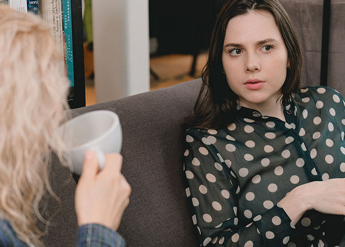 59 Horrible Things Committed By Close Friends That Broke People&rsquo;s Trust Forever