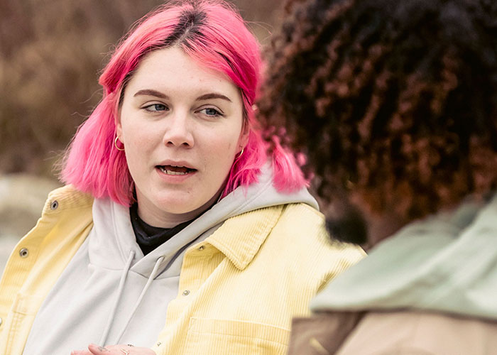 59 Horrible Things Committed By Close Friends That Broke People&rsquo;s Trust Forever