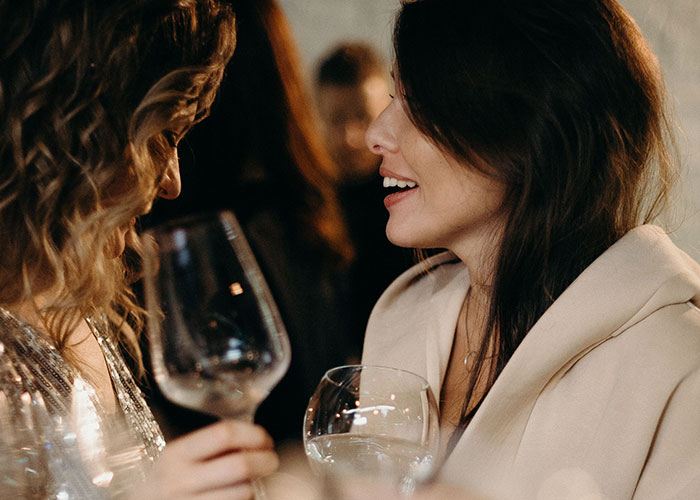 59 Horrible Things Committed By Close Friends That Broke People&rsquo;s Trust Forever