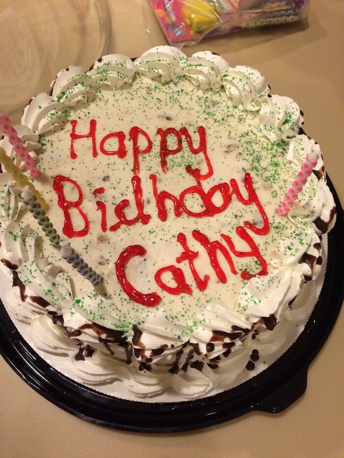 27 Cakes That Weren&rsquo;t Supposed To Be Funny But The Decorators Hilariously Messed Up