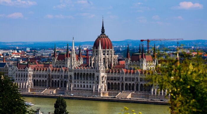 &ldquo;Can You Pass A European Pub Quiz?&rdquo;: Prove It With These 18 General Knowledge Questions