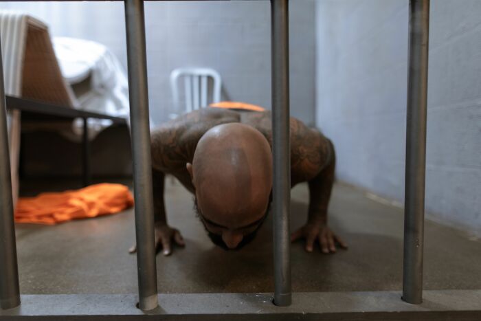 Former Prisoners Spill The Horrifying Truth About 20 Brutal Things They Witnessed In The Slammer