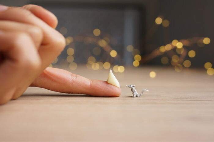 Artist Creates Miniature Paper Figures Filled With Immense Detail (51 Pics)