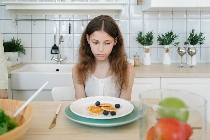 Mom’s Boyfriend Thinks Kid Is Faking A Food Issue, Immediately Regrets Testing It