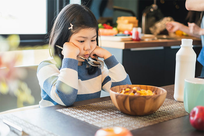 Mom’s Boyfriend Thinks Kid Is Faking A Food Issue, Immediately Regrets Testing It