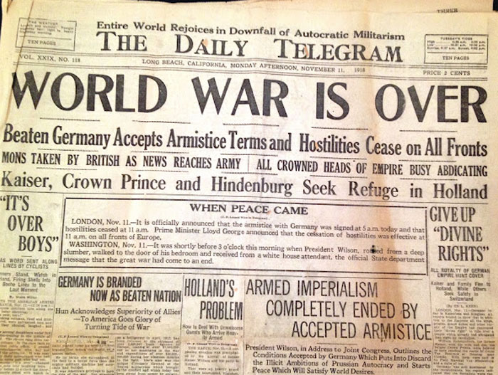 &ldquo;Men Walk On Moon&rdquo;: 57 Historical Newspaper Headlines And Photos That Ended Up On The Front Pages