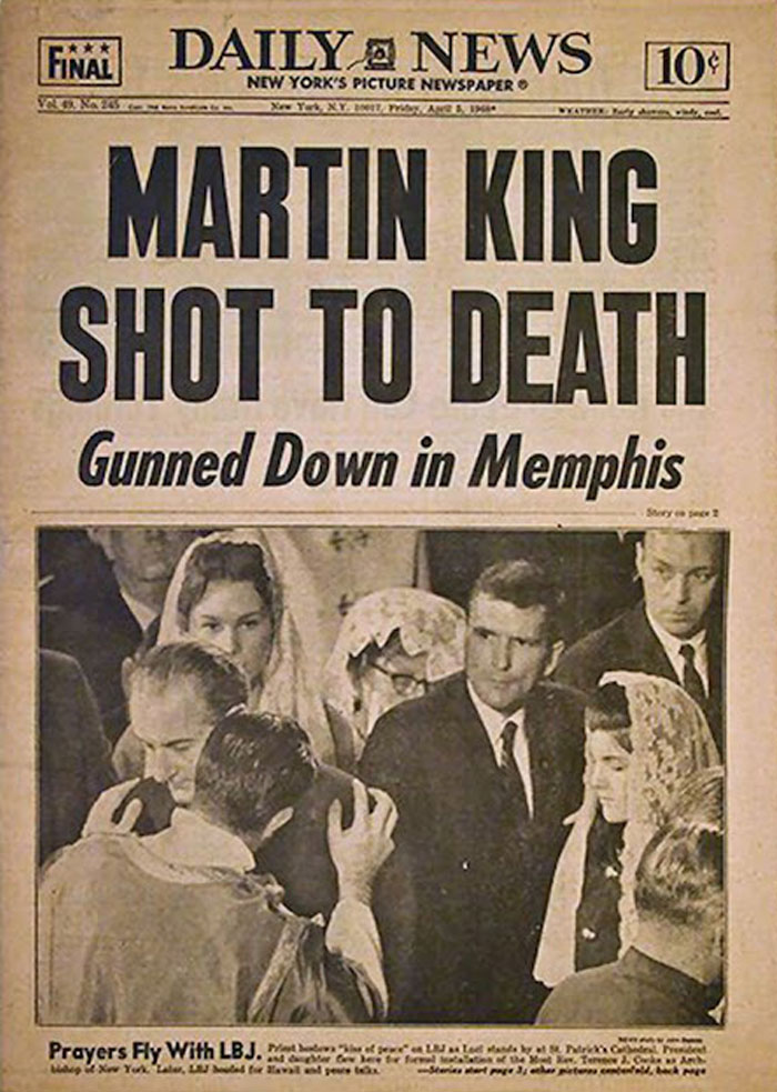 &ldquo;Men Walk On Moon&rdquo;: 57 Historical Newspaper Headlines And Photos That Ended Up On The Front Pages