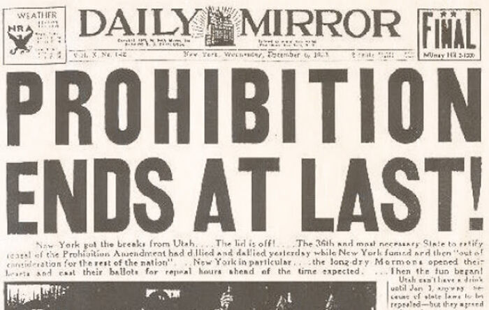 &ldquo;Men Walk On Moon&rdquo;: 57 Historical Newspaper Headlines And Photos That Ended Up On The Front Pages