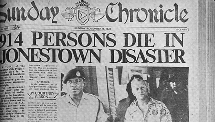 &ldquo;Men Walk On Moon&rdquo;: 57 Historical Newspaper Headlines And Photos That Ended Up On The Front Pages