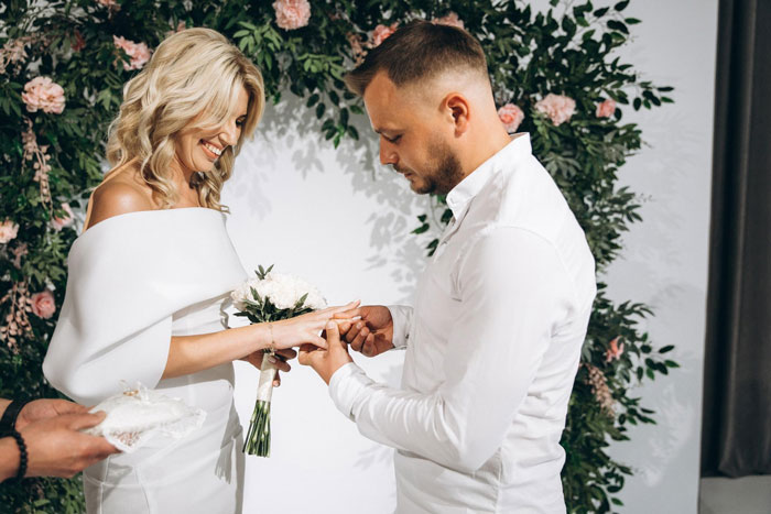 Bride Wants To Spite Dad For His Secret Wedding Years Back, Plans On Inviting Ex-Stepmom For Hers