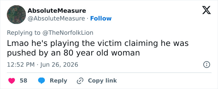“Male Karen” Refuses To Move For 80YO Woman While “Relaxing” On Public Staircase And Filming Her