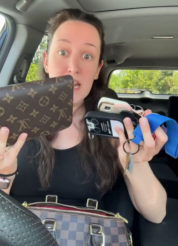 Customer Demands Another Woman Hand Over Her Louis Vuitton Bag, Not Realizing It’s Her Actual Purse
