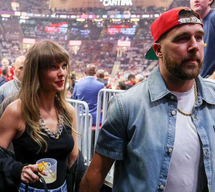 Are Taylor Swift And Selena Gomez Pregnant At The Same Time? Fans Point To Signs In Videos