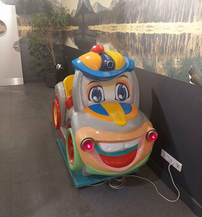 85 Design Fails So Creepy They Make People Feel Uncomfortable (New Pics)