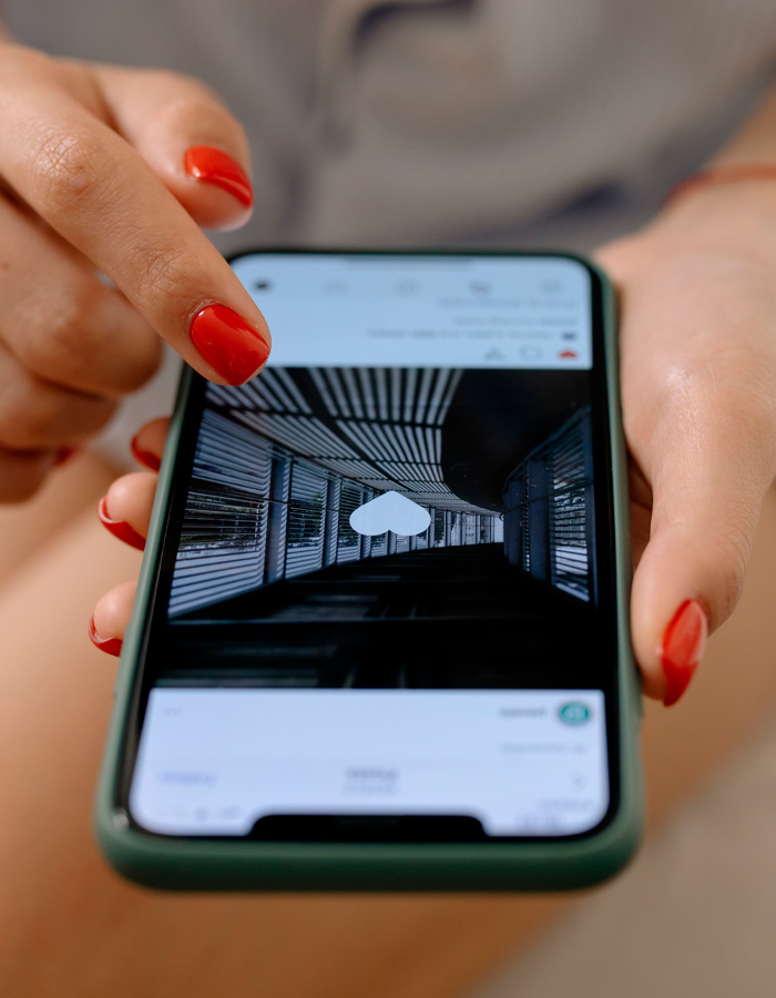 Private Investigator Warns Homeowners About The One Thing They Should Stop Doing