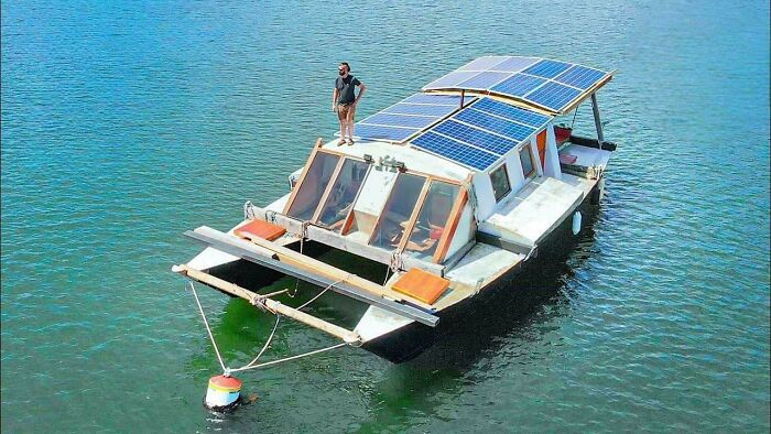75 Cool, Wacky And Unusual Homes People Found Online Or In Real Life