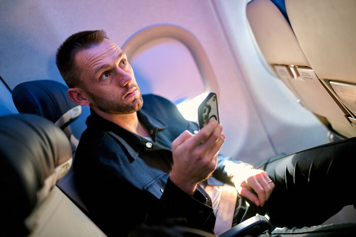 44 Of The Craziest Plane Interactions People Had To Go Through