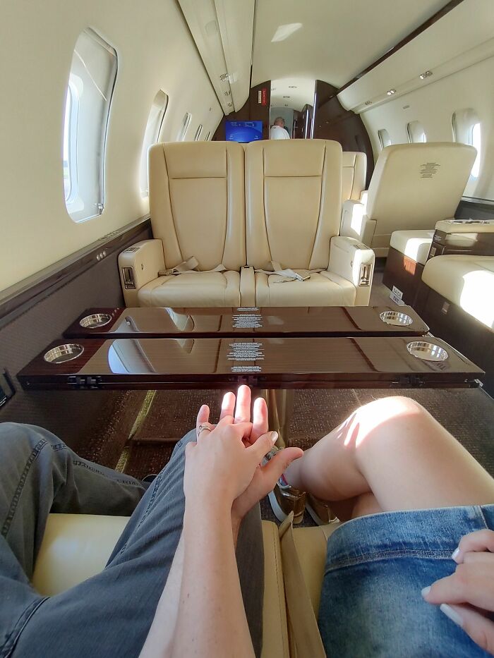 44 Of The Craziest Plane Interactions People Had To Go Through