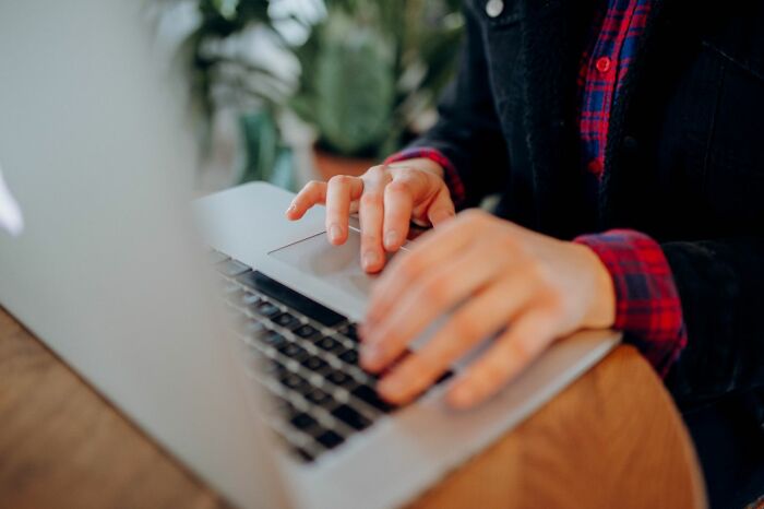34 Unexpected Hints That Show A Person Is Secretly Very Smart