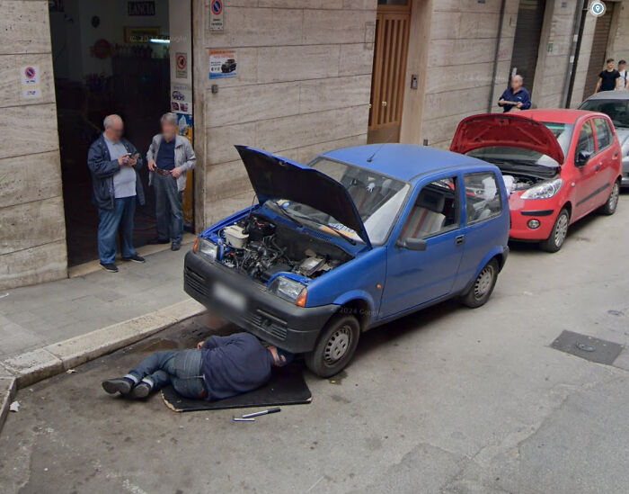 &ldquo;I Will Be Immortalized On Google Street View Forever&rdquo;: 81 Bizarre And Funny Google Street View Photos