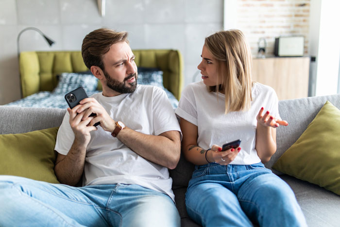 Hubby And Wife’s Sis Text Privately And Spend Time Alone, Wife Gets Called Jealous For Speaking Up