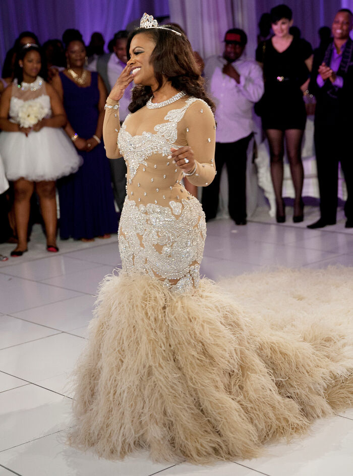 “Divorce Was Destined”: 20 Celebrity Wedding Dresses That Stunned, For Better Or Worse