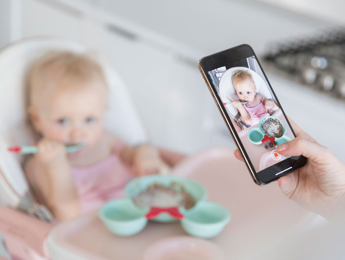 67 Heartwarming And Heartbreaking Things People Saw On Their Late Parents&rsquo; Phones