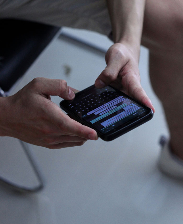 67 Heartwarming And Heartbreaking Things People Saw On Their Late Parents&rsquo; Phones